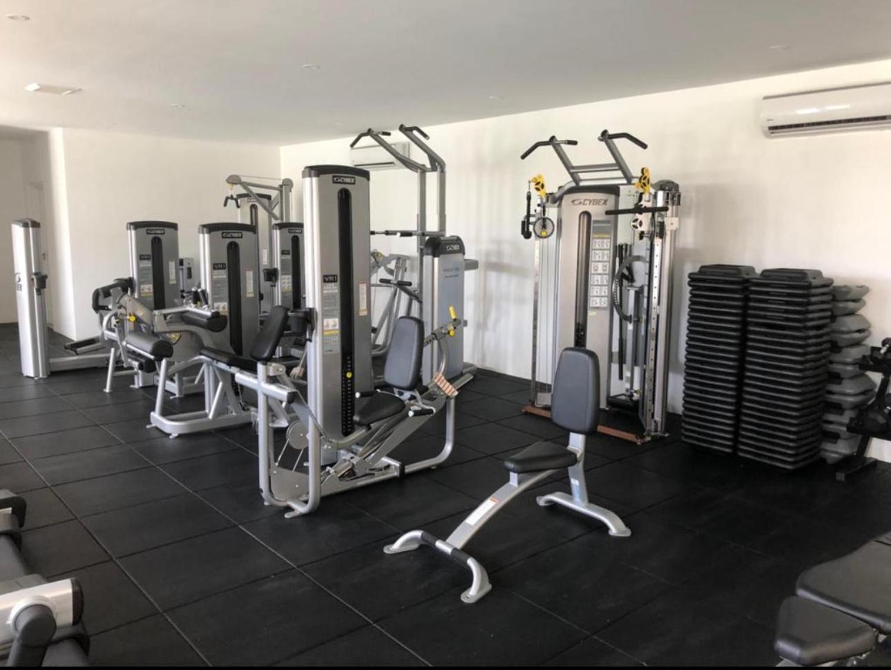 Westmoreland Hills - Mount Standfast - St James - Full Gym Membership Saint James Eksteriør billede